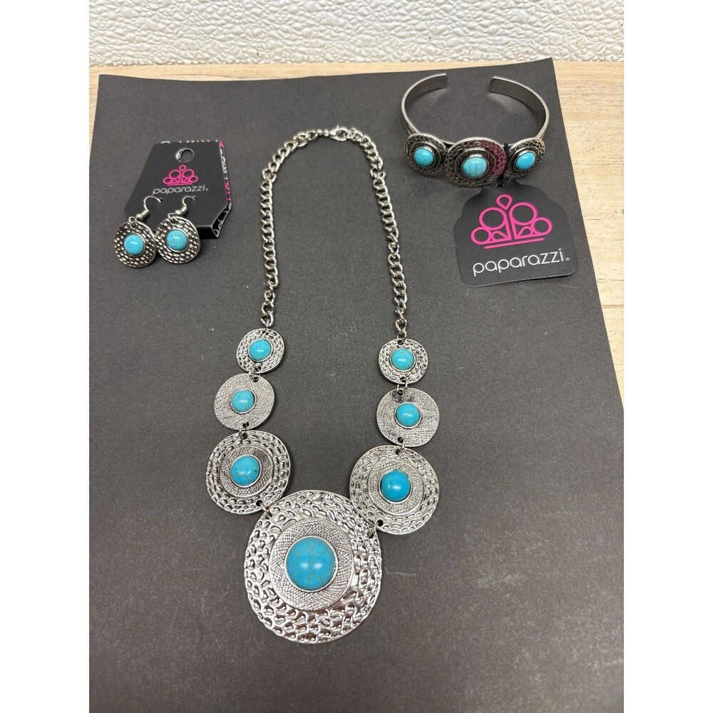 Paparazzi Jewery Set   Bracelet Earings Necklace Silver Tone With Blue Turquise